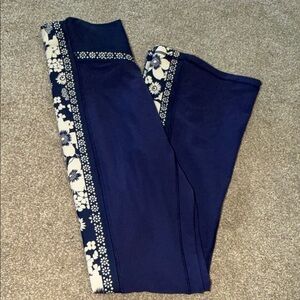 JOHNNY WAS Active Navy & White Bee Active Sculpting Bell Pants Leggings Medium